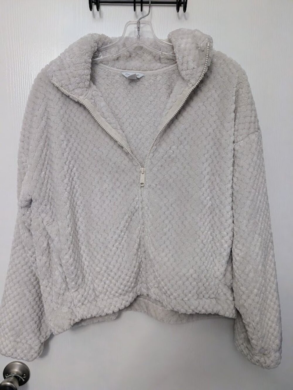 Calvin Klein off-white textured fleece jacket Size M‎